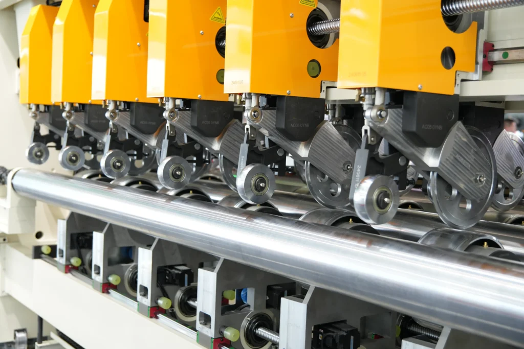 N.C. SCORER SLITTER(BOTTOM TYPE) RRLB--4SH、RRLB--5SH、RRLB--6SH、RRLB--7SH
