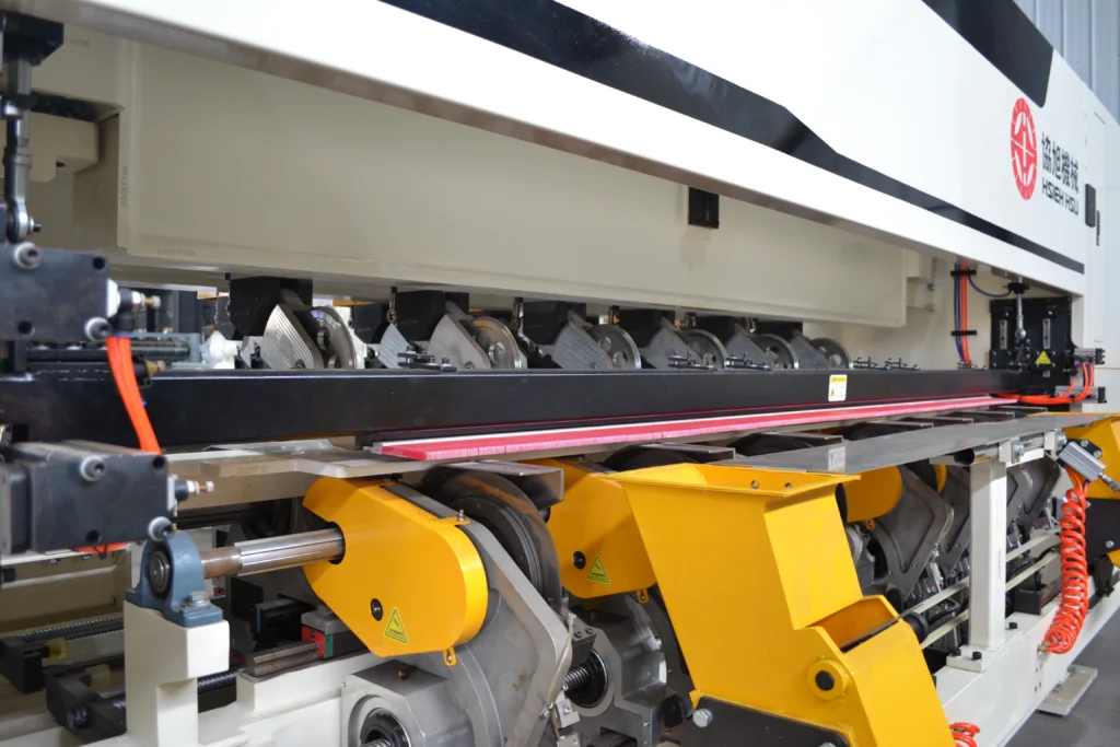 N.C. SCORER SLITTER(BOTTOM TYPE) RRLB--4SH、RRLB--5SH、RRLB--6SH、RRLB--7SH